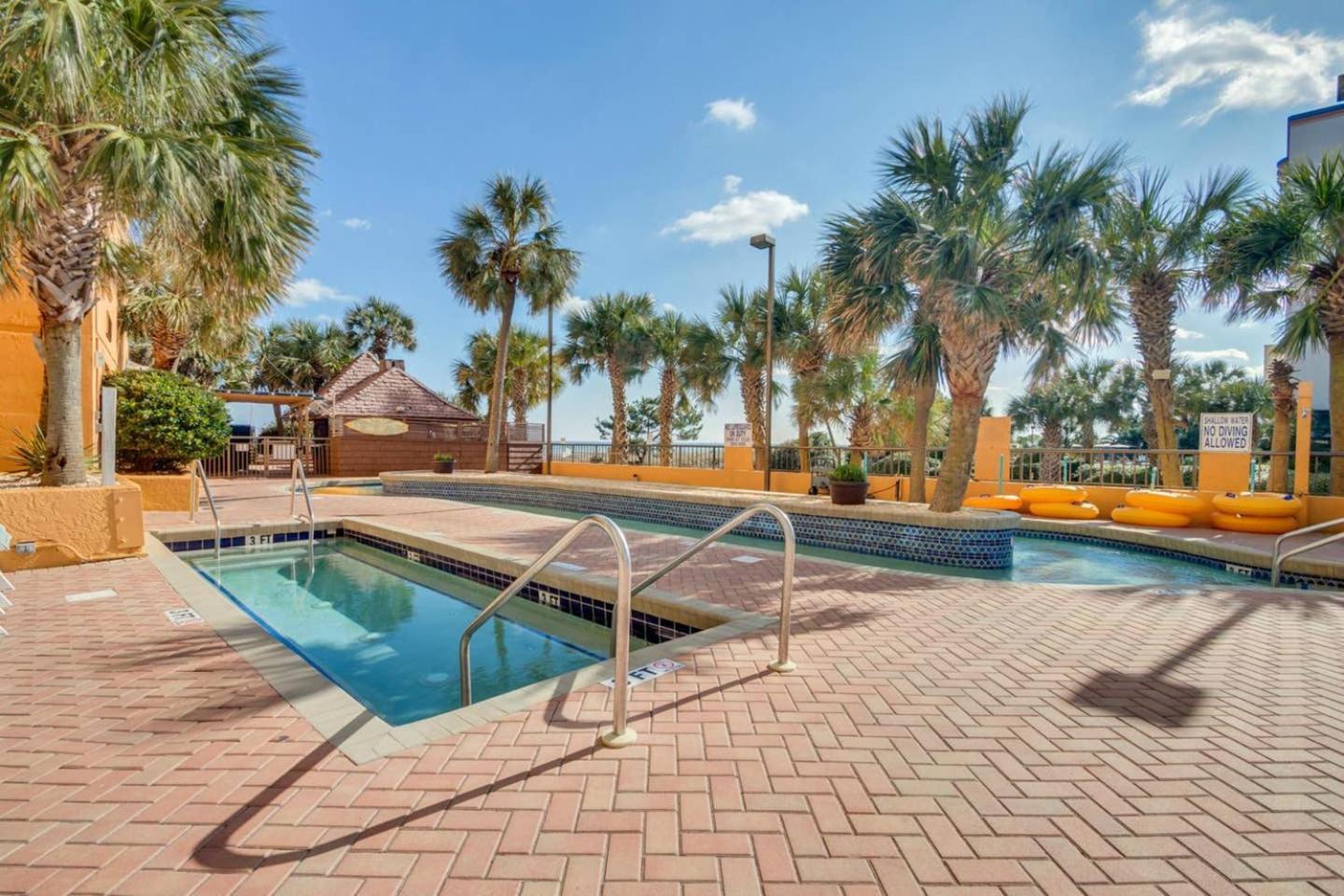 Oversized Ocean View Queen Suite With Beautiful Fireplace And Accents - Sleeps 4 Guests! Myrtle Beach Oda fotoğraf