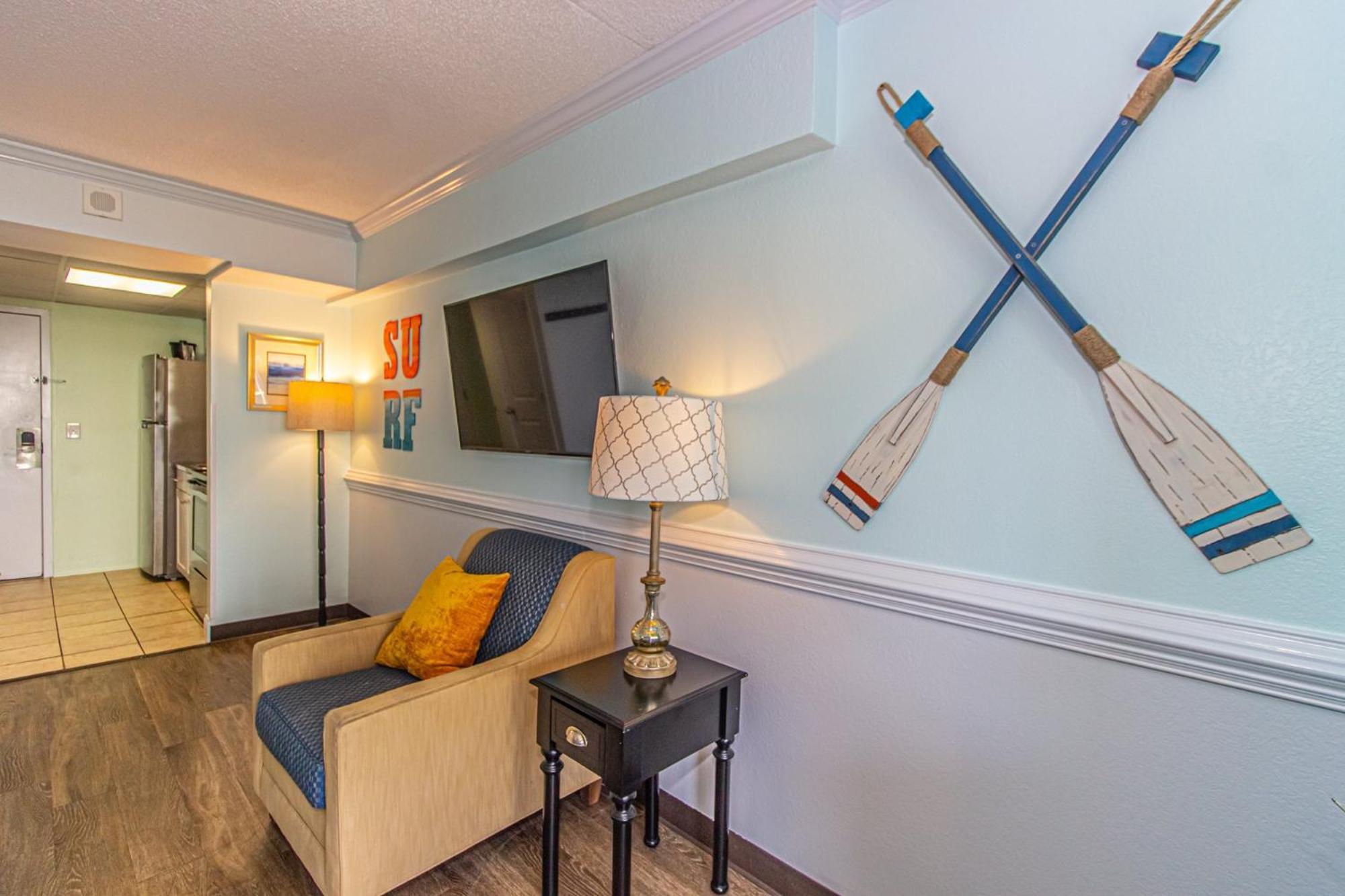 Oversized Ocean View Queen Suite With Beautiful Fireplace And Accents - Sleeps 4 Guests! Myrtle Beach Oda fotoğraf