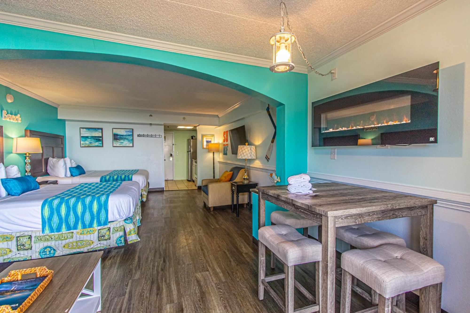 Oversized Ocean View Queen Suite With Beautiful Fireplace And Accents - Sleeps 4 Guests! Myrtle Beach Oda fotoğraf