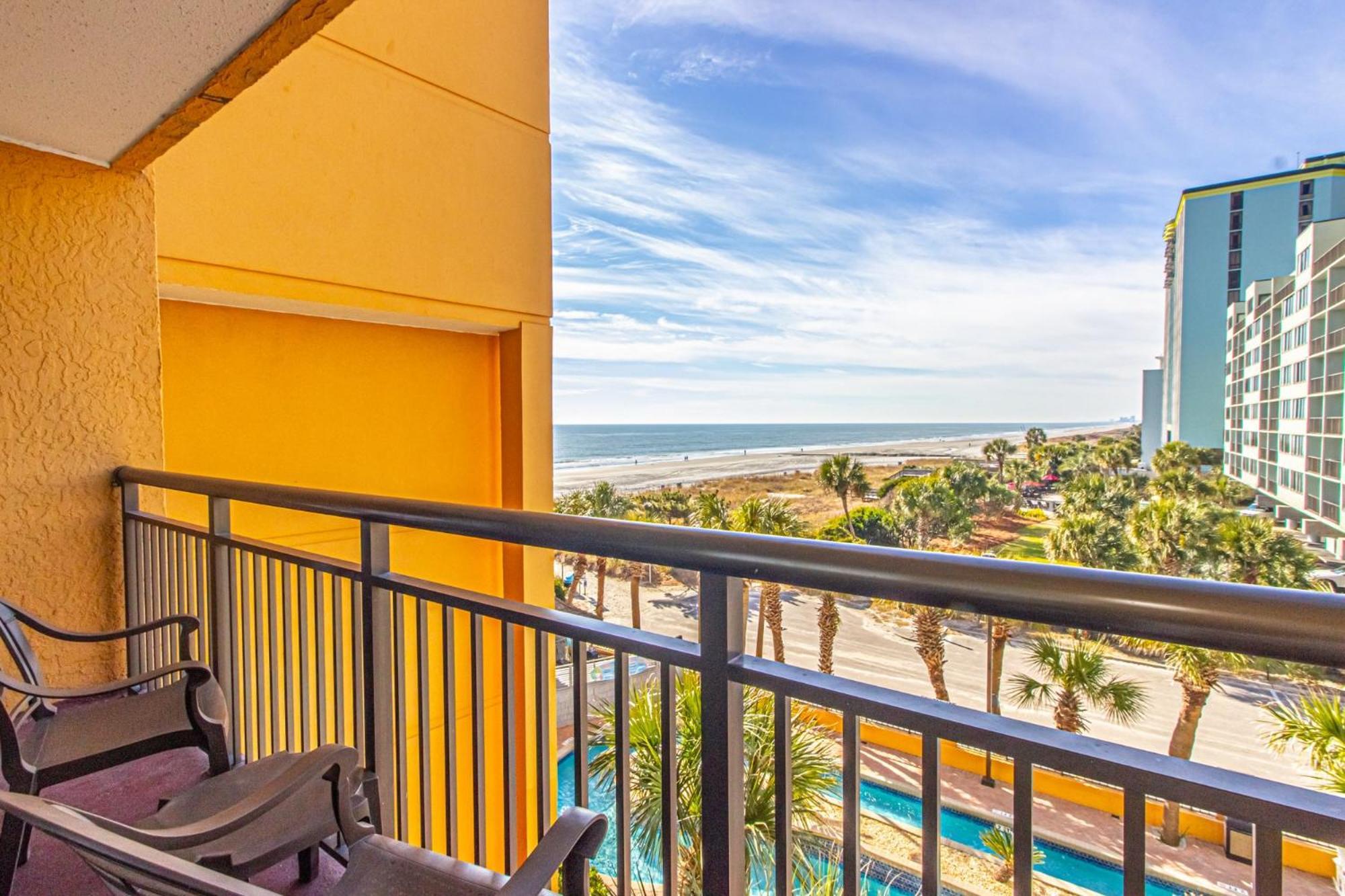 Oversized Ocean View Queen Suite With Beautiful Fireplace And Accents - Sleeps 4 Guests! Myrtle Beach Oda fotoğraf